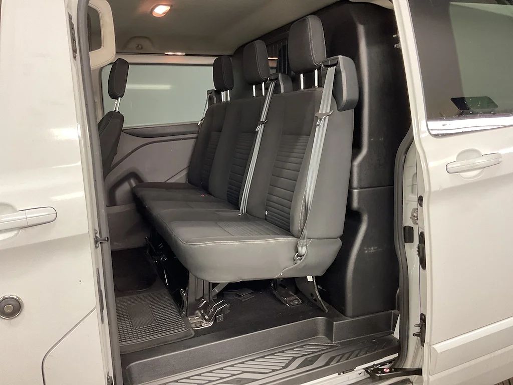 Ford Transit Custom 340 Crew 2.0 Aut 5sits Drag Kamera MOMS 170hk – bild 9 av 9