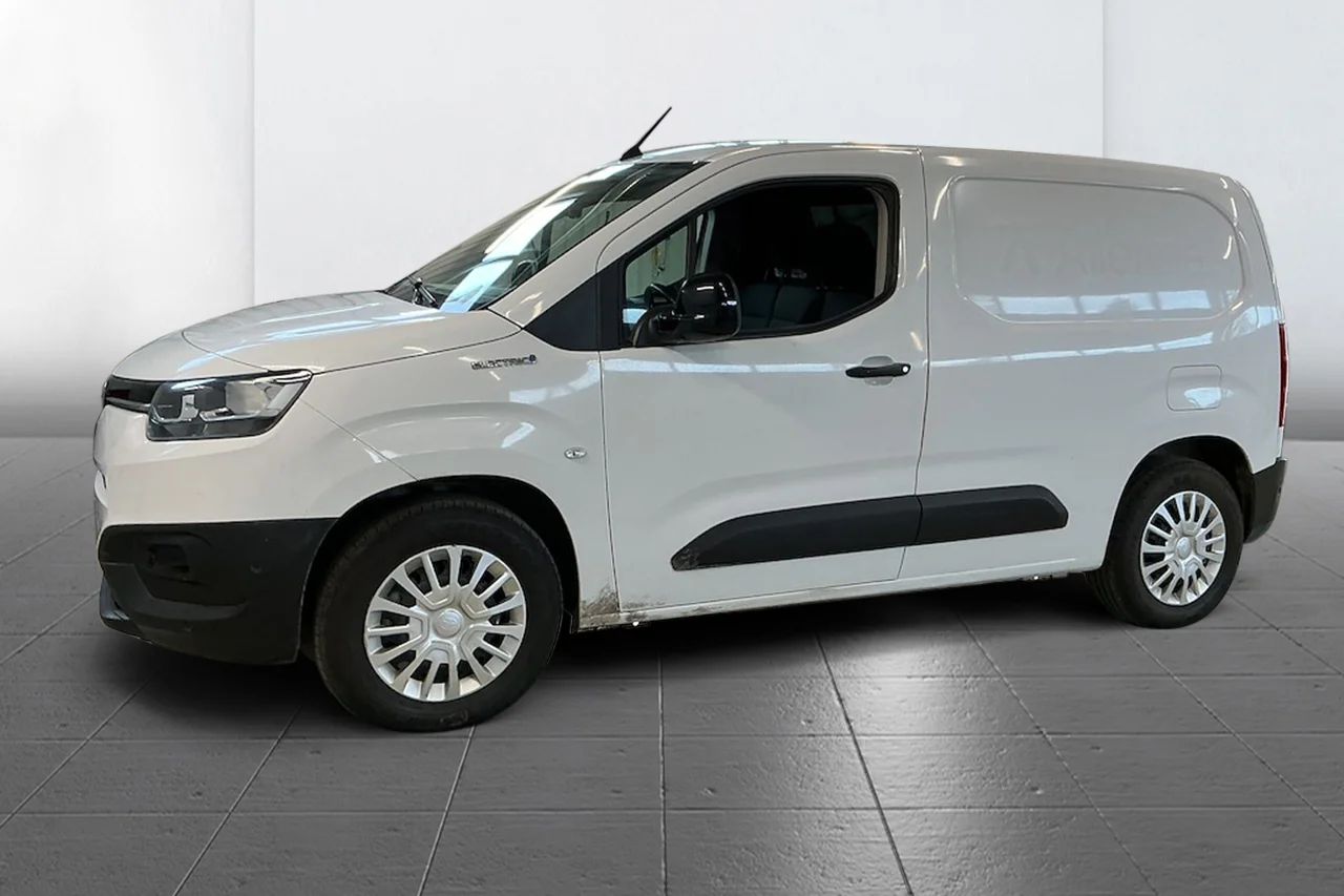Toyota ProAce City Electric 50 kWh L1 3sits CCS Navi Kamera MOMS 136hk – bild 5 av 10