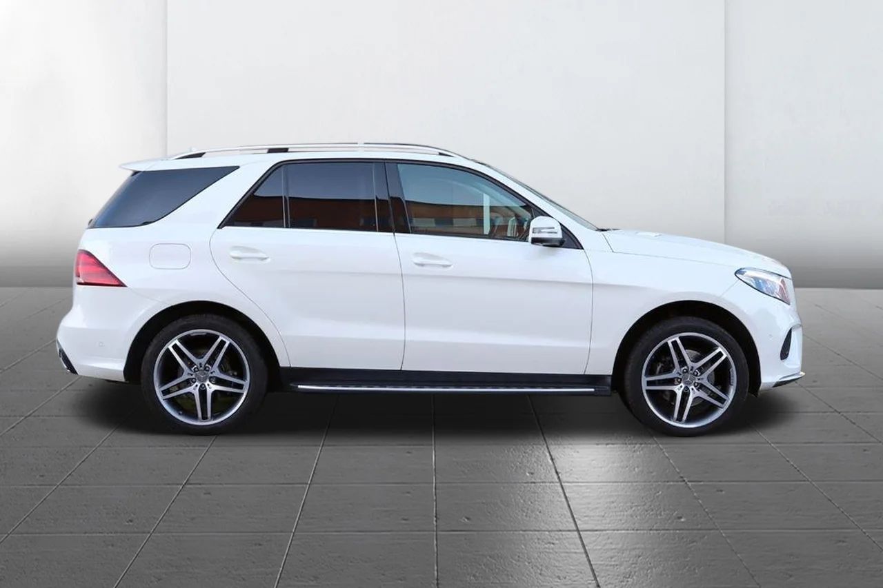 Mercedes-Benz GLE 350 d 4M AMG Drag Pano 360° H/K Värmare Läder 258hk – bild 5 av 20
