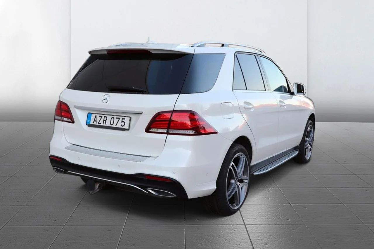 Mercedes-Benz GLE 350 d 4M AMG Drag Pano 360° H/K Värmare Läder 258hk – bild 6 av 20