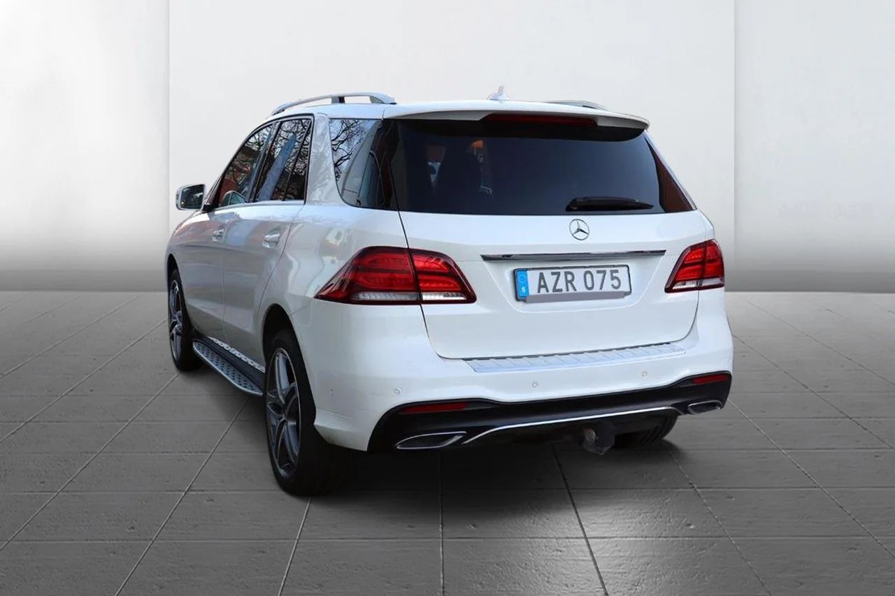 Mercedes-Benz GLE 350 d 4M AMG Drag Pano 360° H/K Värmare Läder 258hk – bild 8 av 20