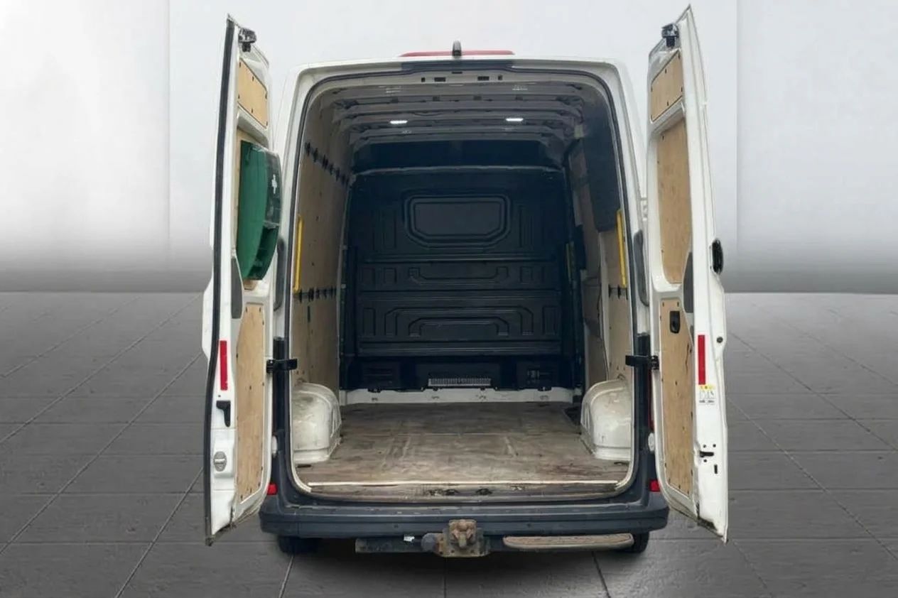 Volkswagen Crafter 35 2.0 TDI Aut L3H3 Drag Kamera PDC 3sits 177hk – bild 8 av 16