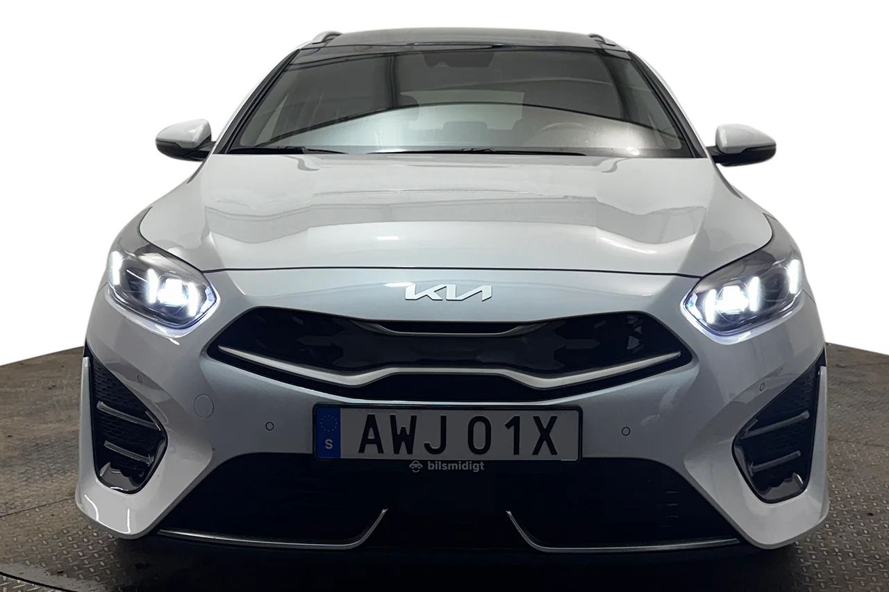 Kia Ceed SW Plug-in Advance Plus Taklucka Cockpit Navi Kamera 141hk – bild 2 av 37
