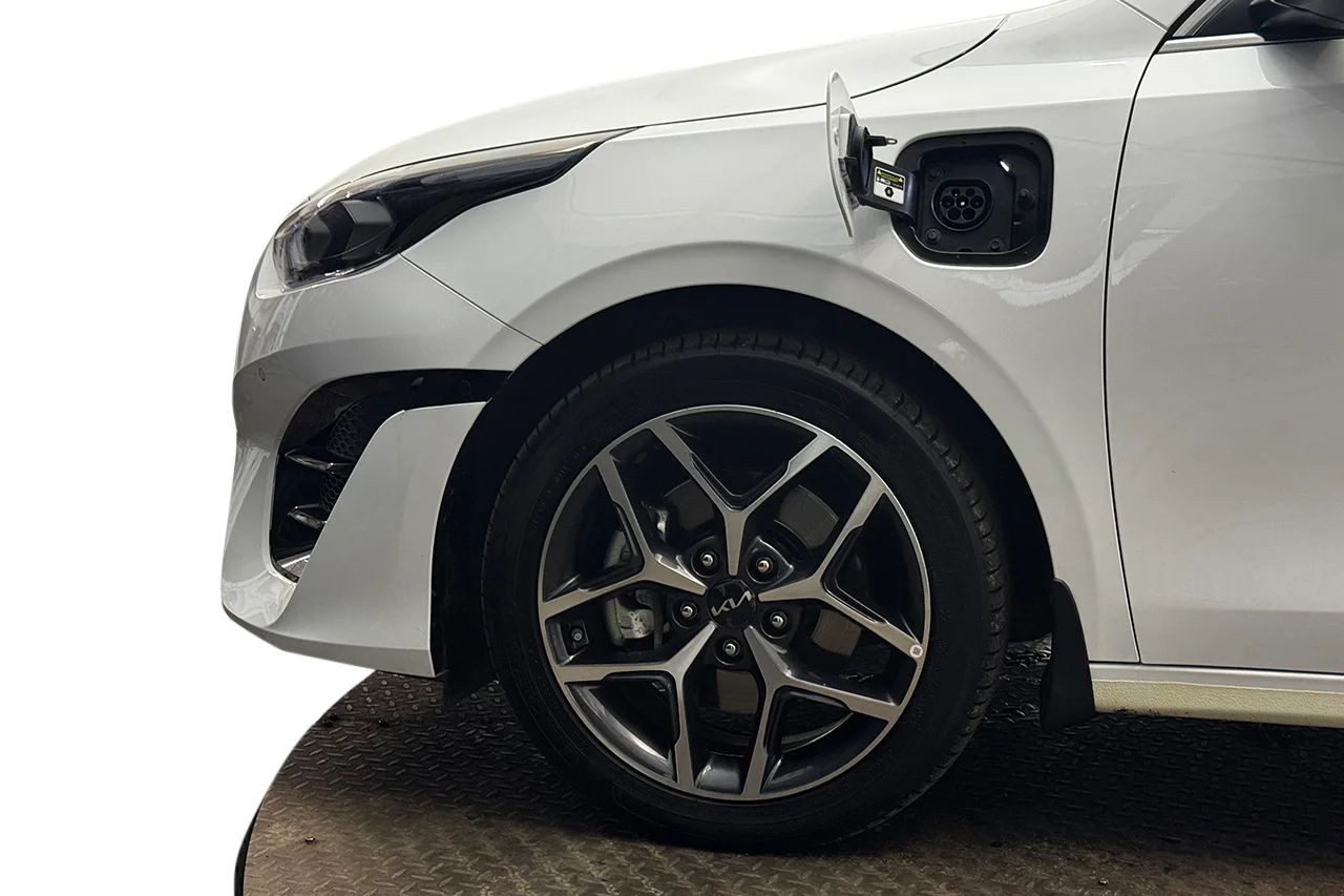 Kia Ceed SW Plug-in Advance Plus Taklucka Cockpit Navi Kamera 141hk – bild 10 av 37