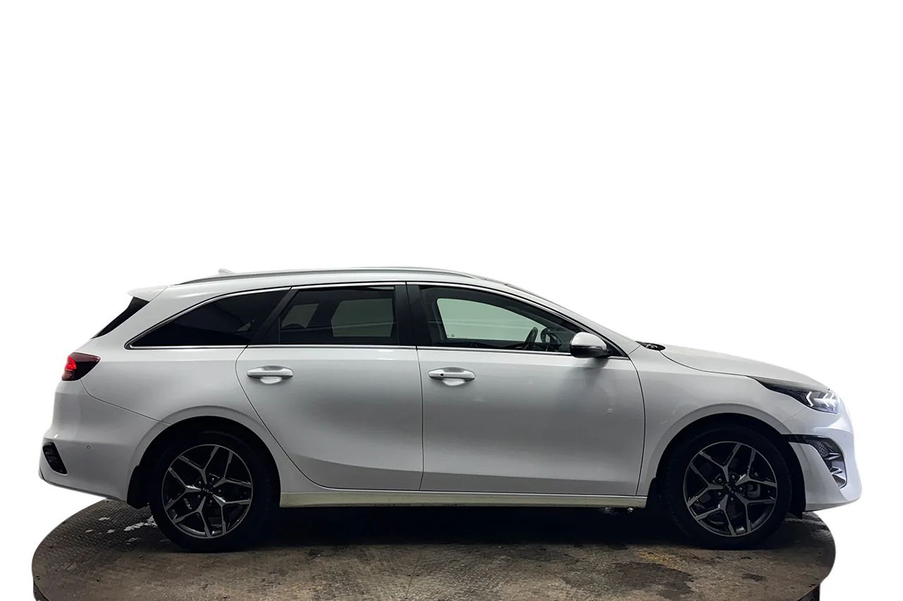 Kia Ceed SW Plug-in Advance Plus Taklucka Cockpit Navi Kamera 141hk – bild 4 av 37