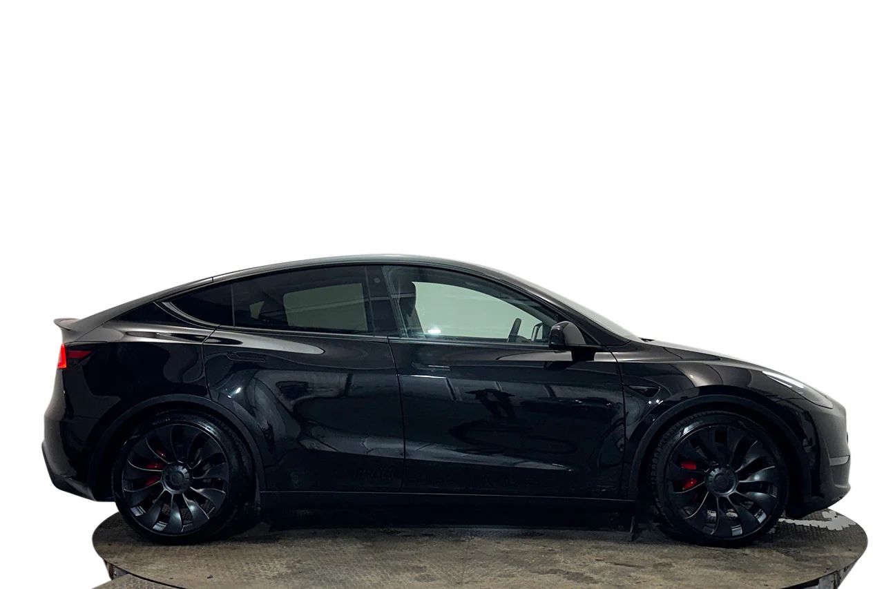 Tesla Model Y Performance Drag V-Pump AI-Dator Premiumljud 534hk – bild 4 av 35