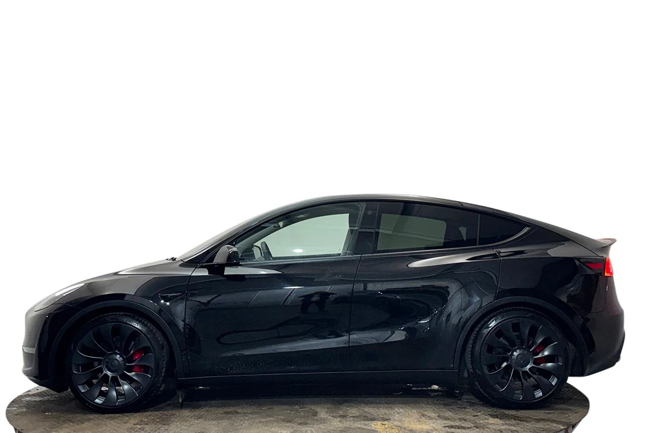 Tesla Model Y Performance Drag V-Pump AI-Dator Premiumljud 534hk – bild 9 av 35