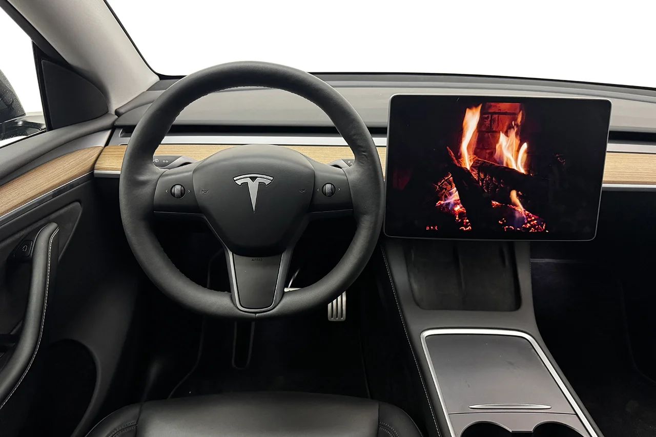 Tesla Model Y Performance Drag V-Pump AI-Dator Premiumljud 534hk – bild 19 av 35