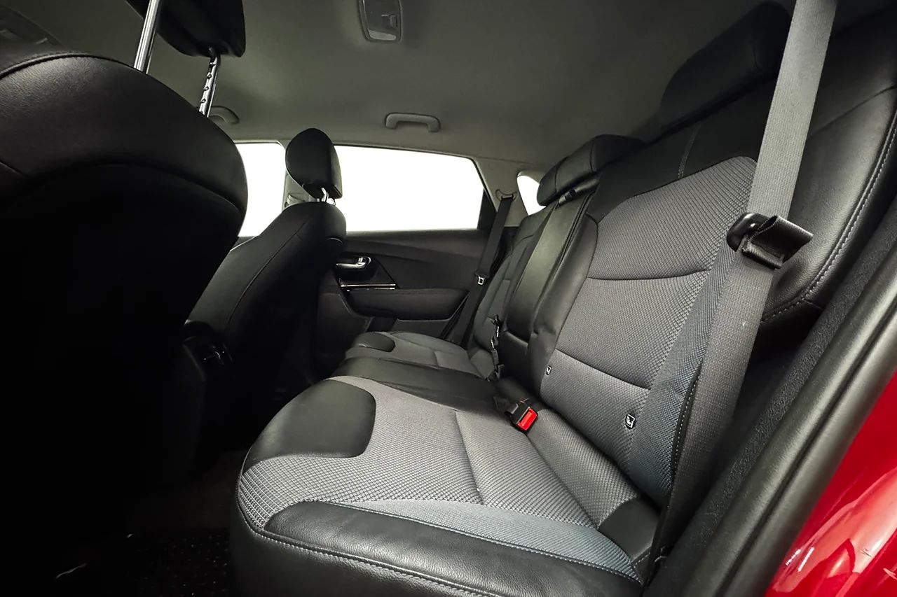 Kia e-Niro 64 kWh Advance Drag Navi Kamera Cockpit Delläder 204hk – bild 14 av 32