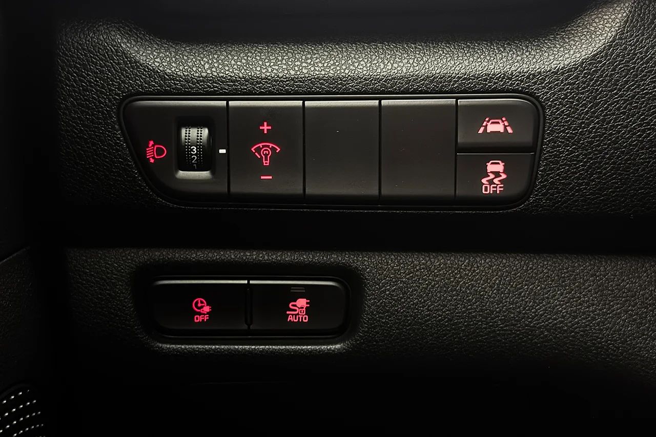 Kia e-Niro 64 kWh Advance Drag Navi Kamera Cockpit Delläder 204hk – bild 30 av 32