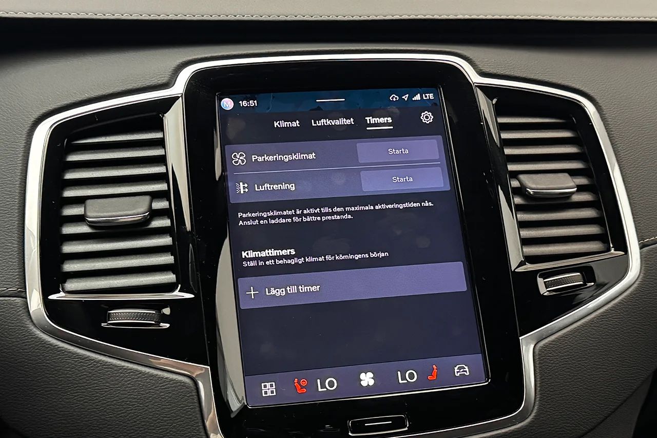 Volvo XC90 Recharge T8 AWD Ultimate Dark 7sits Luft Pano 360° B&W – bild 26 av 37