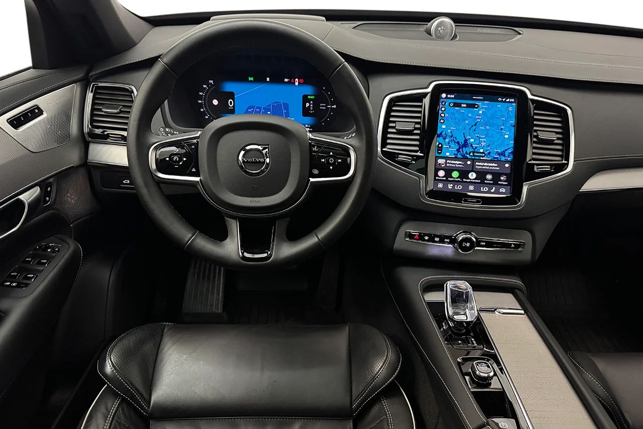 Volvo XC90 Recharge T8 AWD Ultimate Dark 7sits Luft Pano 360° B&W – bild 18 av 37