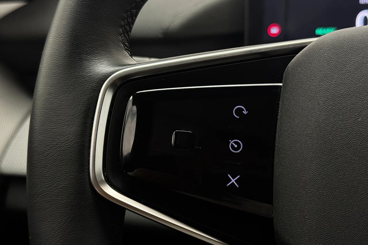 Polestar 4 Coupé Long Range Dual Business Edition Pilot Plus Pro Pano 360° HUD H/K MOMS 544hk – bild 18 av 39