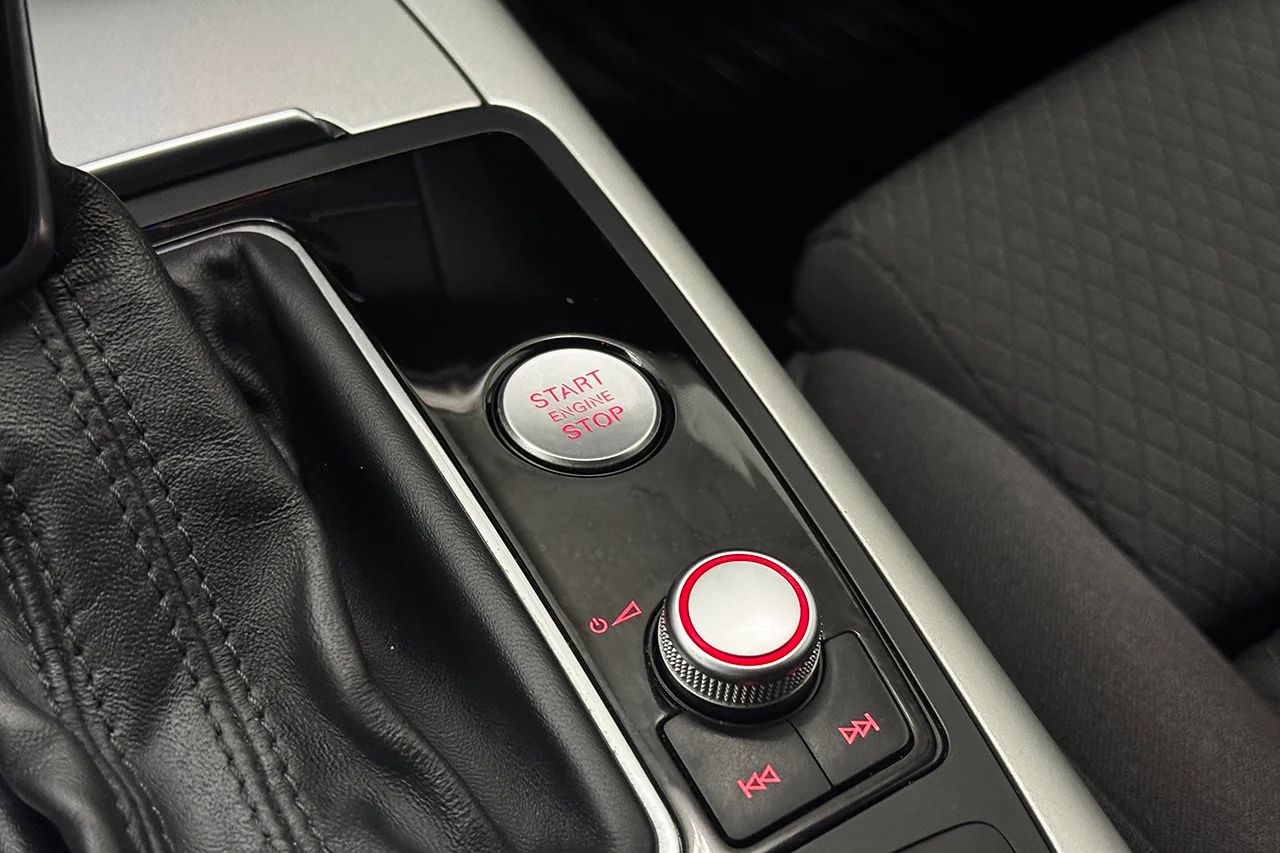 Audi A6 Sedan 2.0 TDI Ultra Automat Drag P-Sens 4 Klimatzoner 190hk – bild 28 av 32