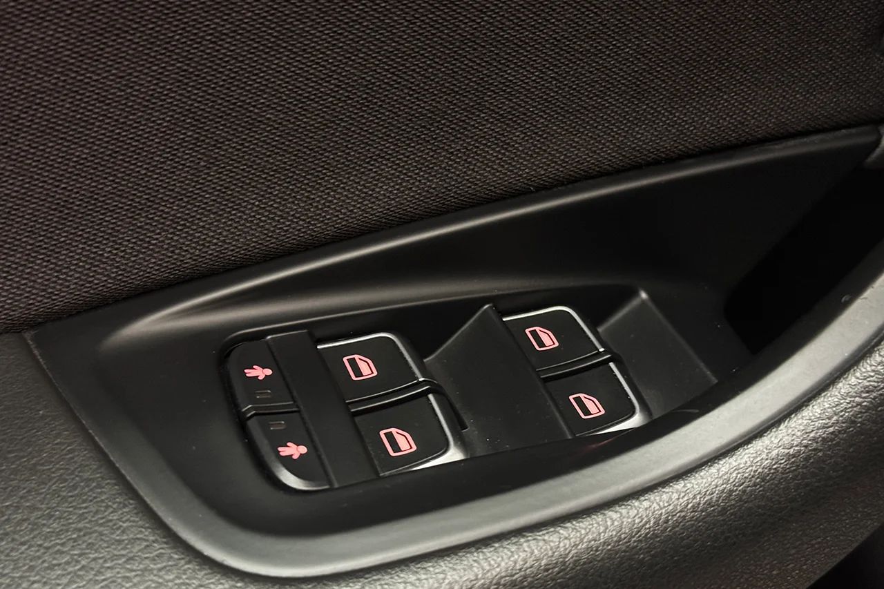 Audi A6 Sedan 2.0 TDI Ultra Automat Drag P-Sens 4 Klimatzoner 190hk – bild 30 av 32