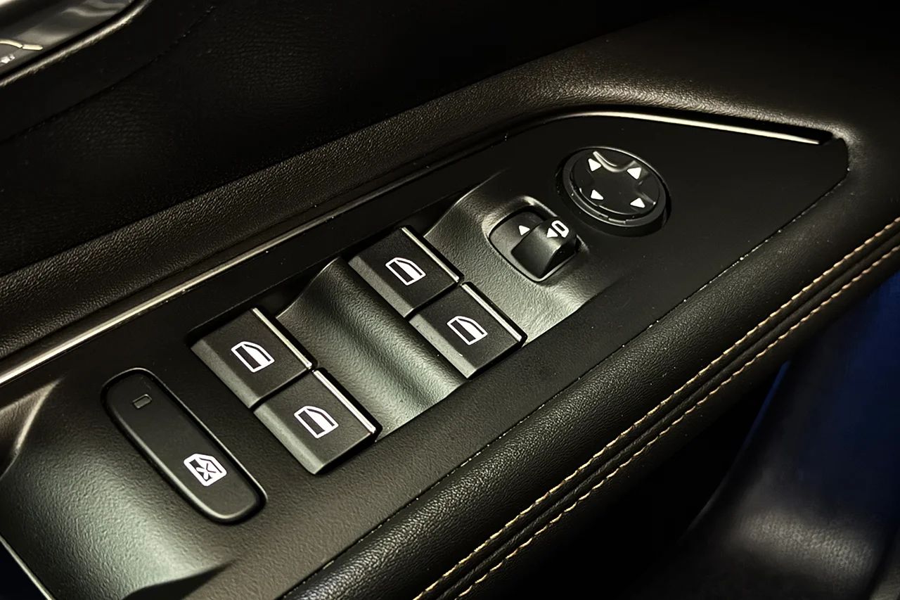 Peugeot 3008 1.2 PureTech GT Navi Kamera Delläder Cockpit MOMS 131hk – bild 30 av 31