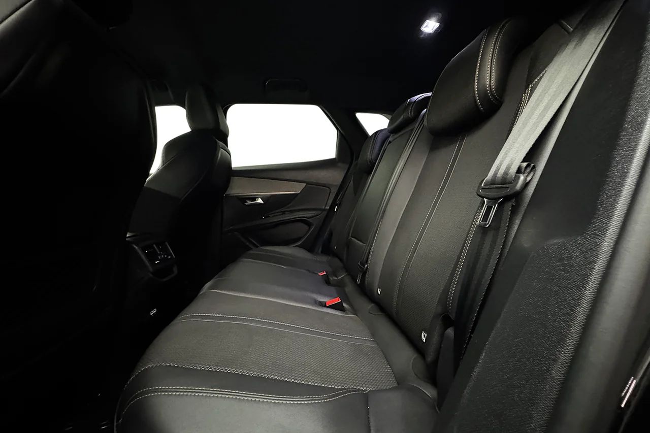 Peugeot 3008 1.2 PureTech GT Navi Kamera Delläder Cockpit MOMS 131hk – bild 13 av 31