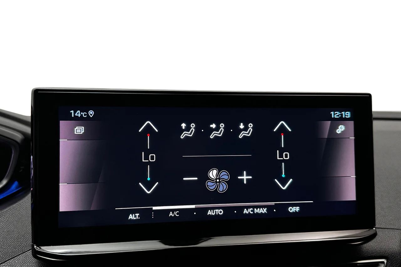 Peugeot 3008 1.2 PureTech GT Navi Kamera Delläder Cockpit MOMS 131hk – bild 24 av 31
