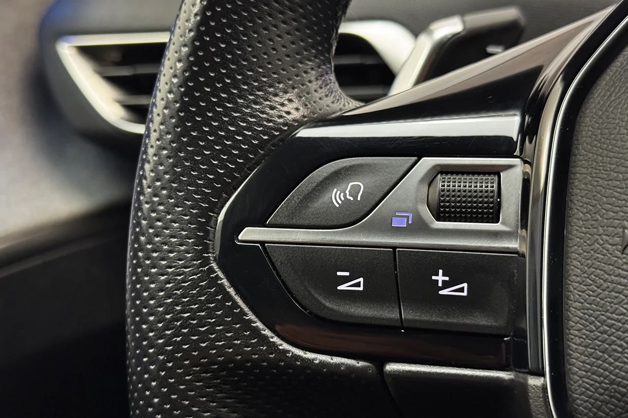 Peugeot 3008 1.2 PureTech GT Navi Kamera Delläder Cockpit MOMS 131hk – bild 18 av 31