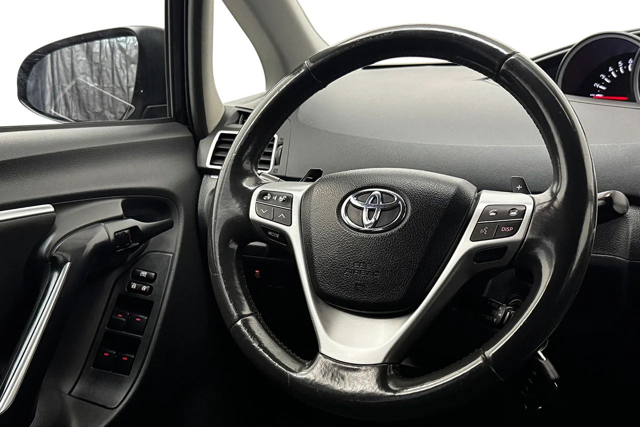 Toyota Verso 1.8 Business Automat 7-sits Navi Kamera Blåtand 147hk – bild 17 av 32