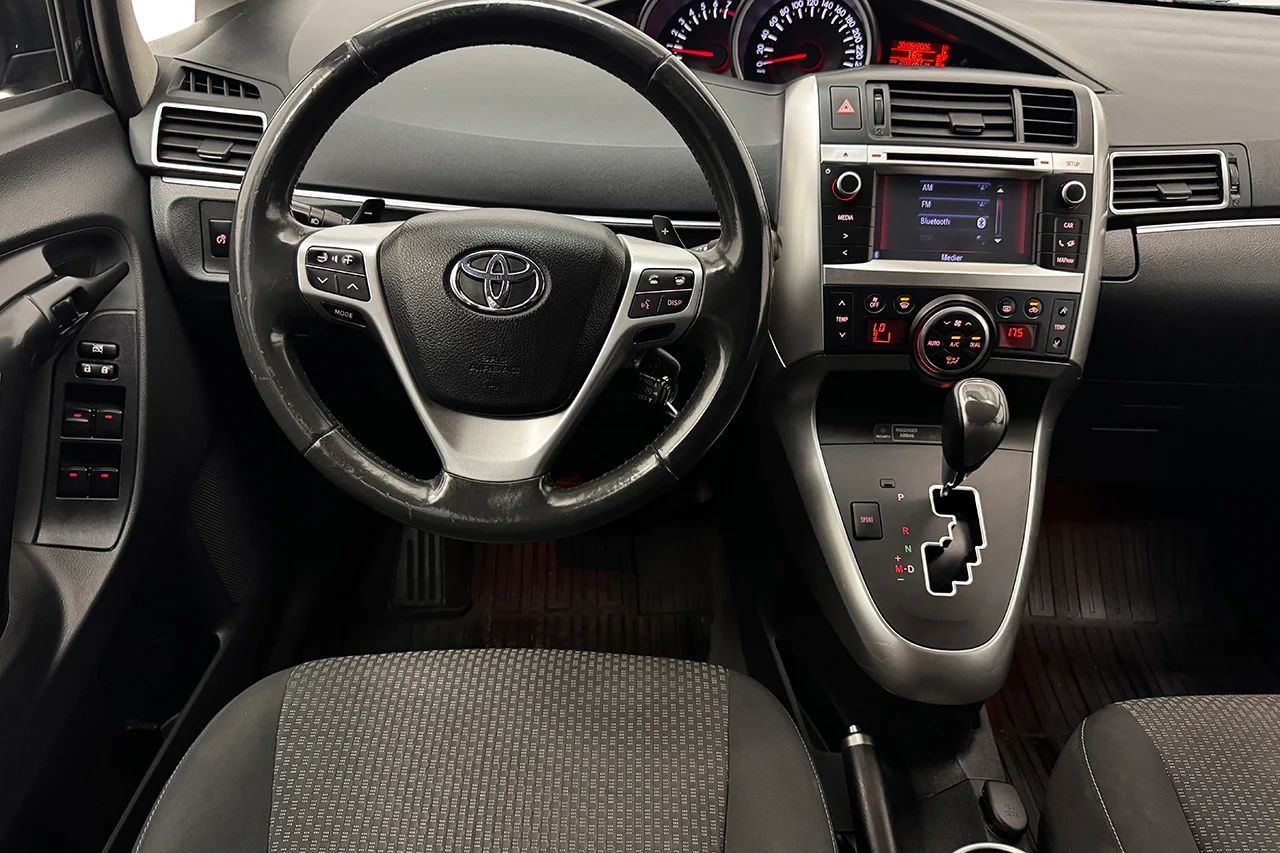 Toyota Verso 1.8 Business Automat 7-sits Navi Kamera Blåtand 147hk – bild 18 av 32