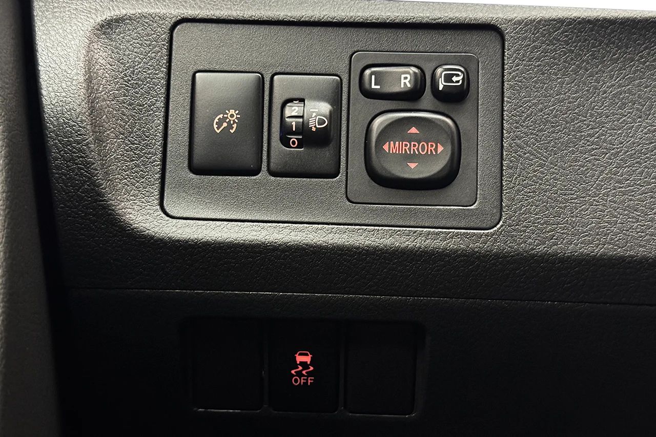 Toyota Verso 1.8 Business Automat 7-sits Navi Kamera Blåtand 147hk – bild 30 av 32