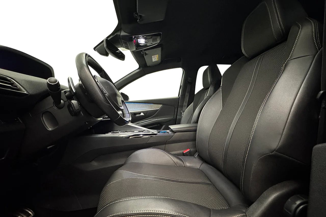 Peugeot 3008 1.2 PureTech GT Navi Kamera Delläder Cockpit MOMS 131hk – bild 9 av 31