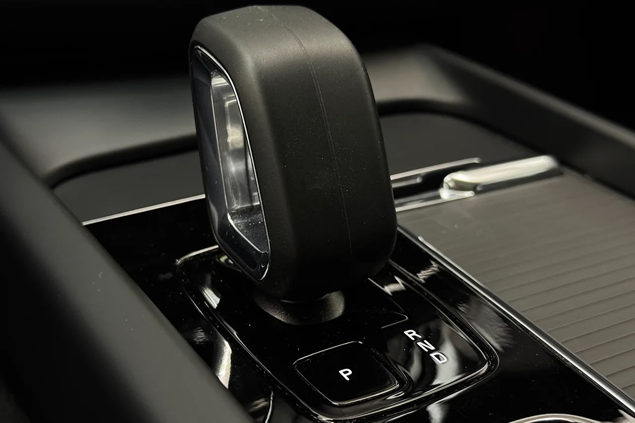 Volvo XC60 T6 Plug-In AWD SE Drag Pano Cockpit Navi Kamera BLIS 350hk – bild 30 av 37