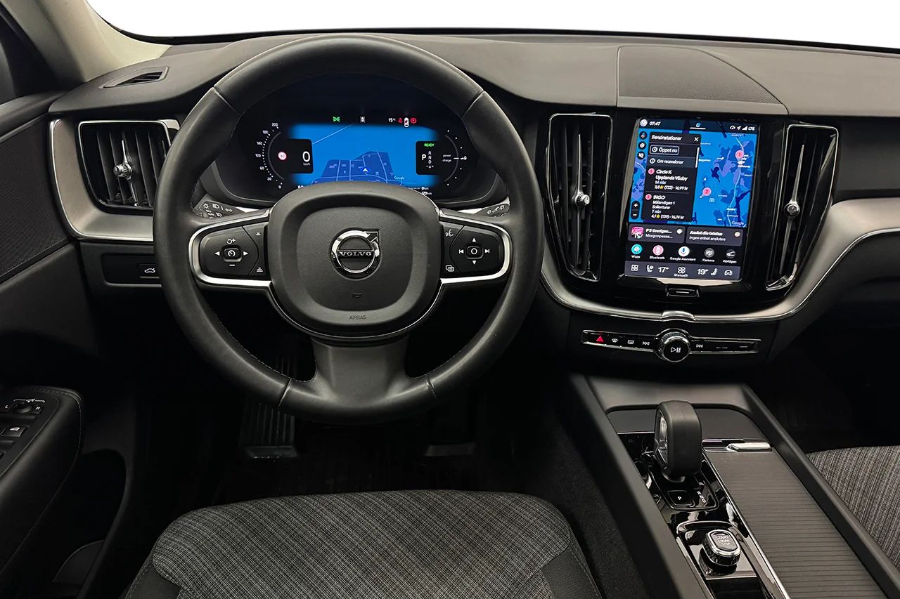 Volvo XC60 T6 Plug-In AWD SE Drag Pano Cockpit Navi Kamera BLIS 350hk – bild 19 av 37