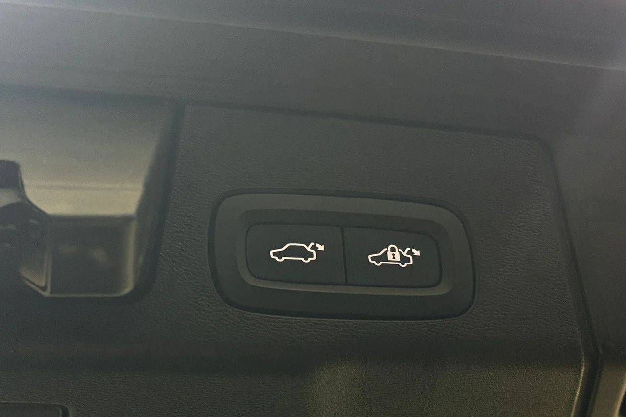 Volvo XC60 T6 Plug-In AWD SE Drag Pano Cockpit Navi Kamera BLIS 350hk – bild 37 av 37