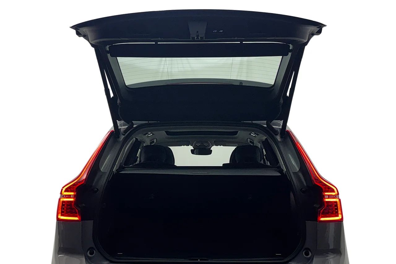 Volvo XC60 T6 Plug-In AWD SE Drag Pano Cockpit Navi Kamera BLIS 350hk – bild 35 av 37