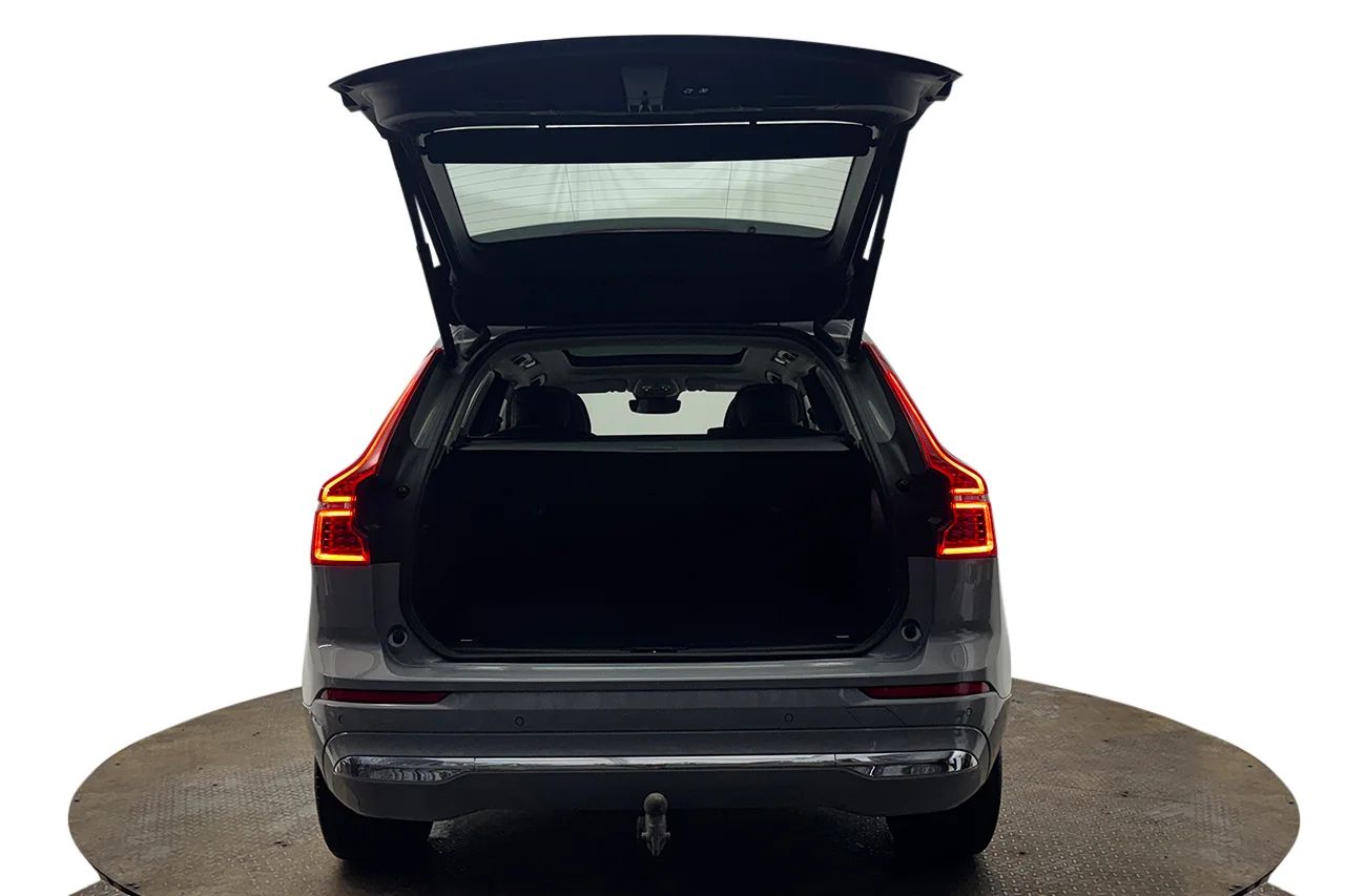 Volvo XC60 T6 Plug-In AWD SE Drag Pano Cockpit Navi Kamera BLIS 350hk – bild 7 av 37