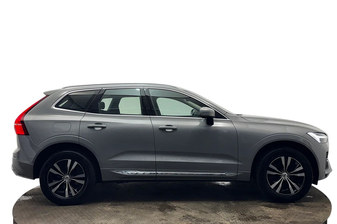 Volvo XC60 T6 Plug-In AWD SE Drag Pano Cockpit Navi Kamera BLIS 350hk – bild 4 av 37