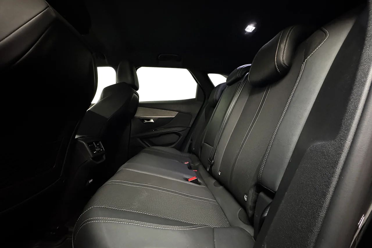 Peugeot 3008 1.2 PureTech GT Navi Kamera Delläder Cockpit MOMS 131hk – bild 12 av 31