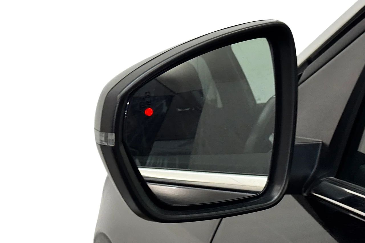 Peugeot 3008 1.2 PureTech GT Navi Kamera Delläder Cockpit MOMS 131hk – bild 15 av 31