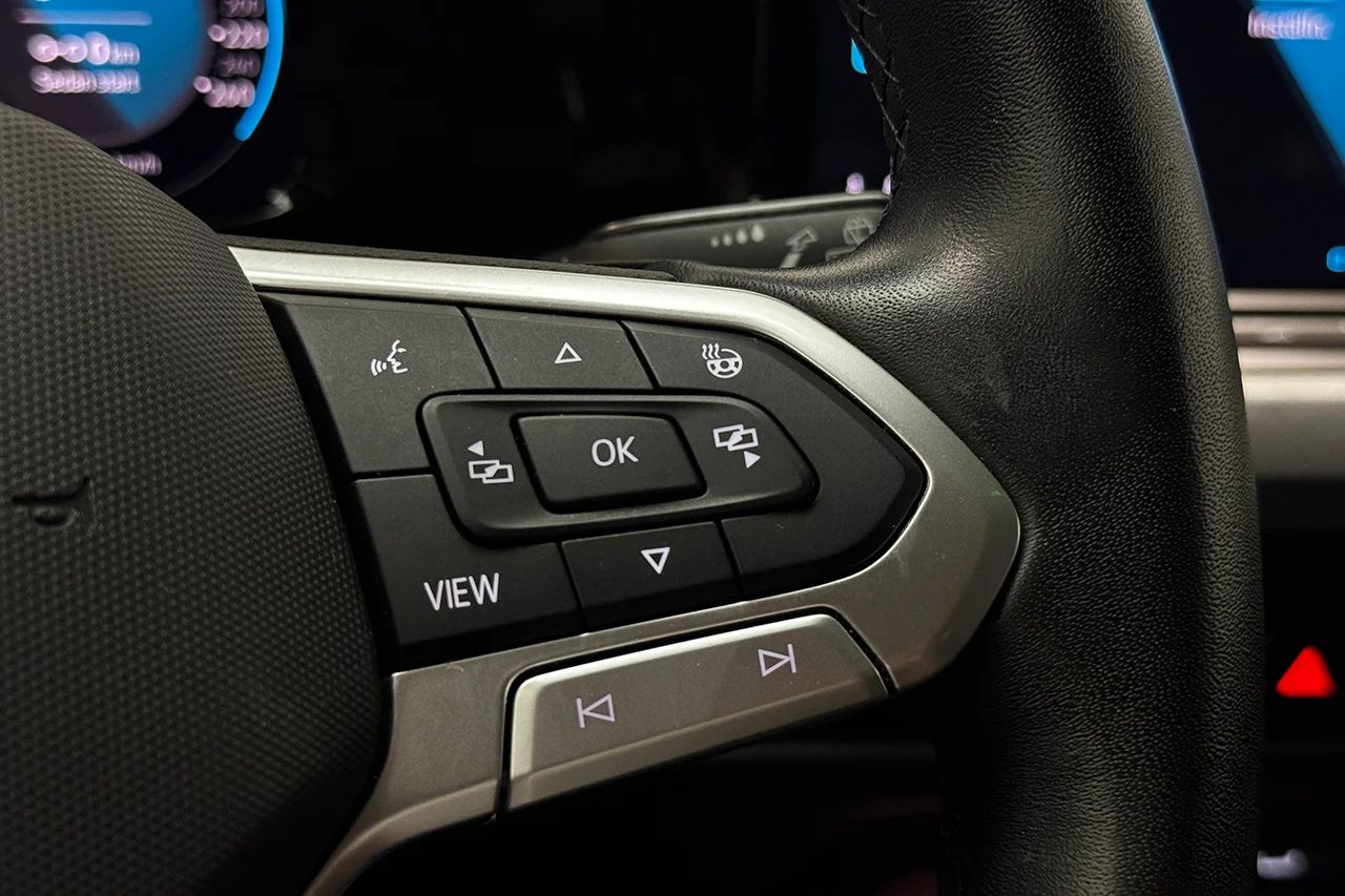 Volkswagen Golf Sportscombi 1.5 eTSI Automat Massage Navi Kamera Cockpit Keyless MOMS 131hk – bild 21 av 36