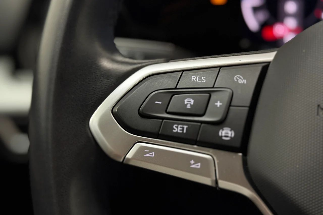 Volkswagen Golf Sportscombi 1.5 eTSI Automat Massage Navi Kamera Cockpit Keyless MOMS 131hk – bild 20 av 36