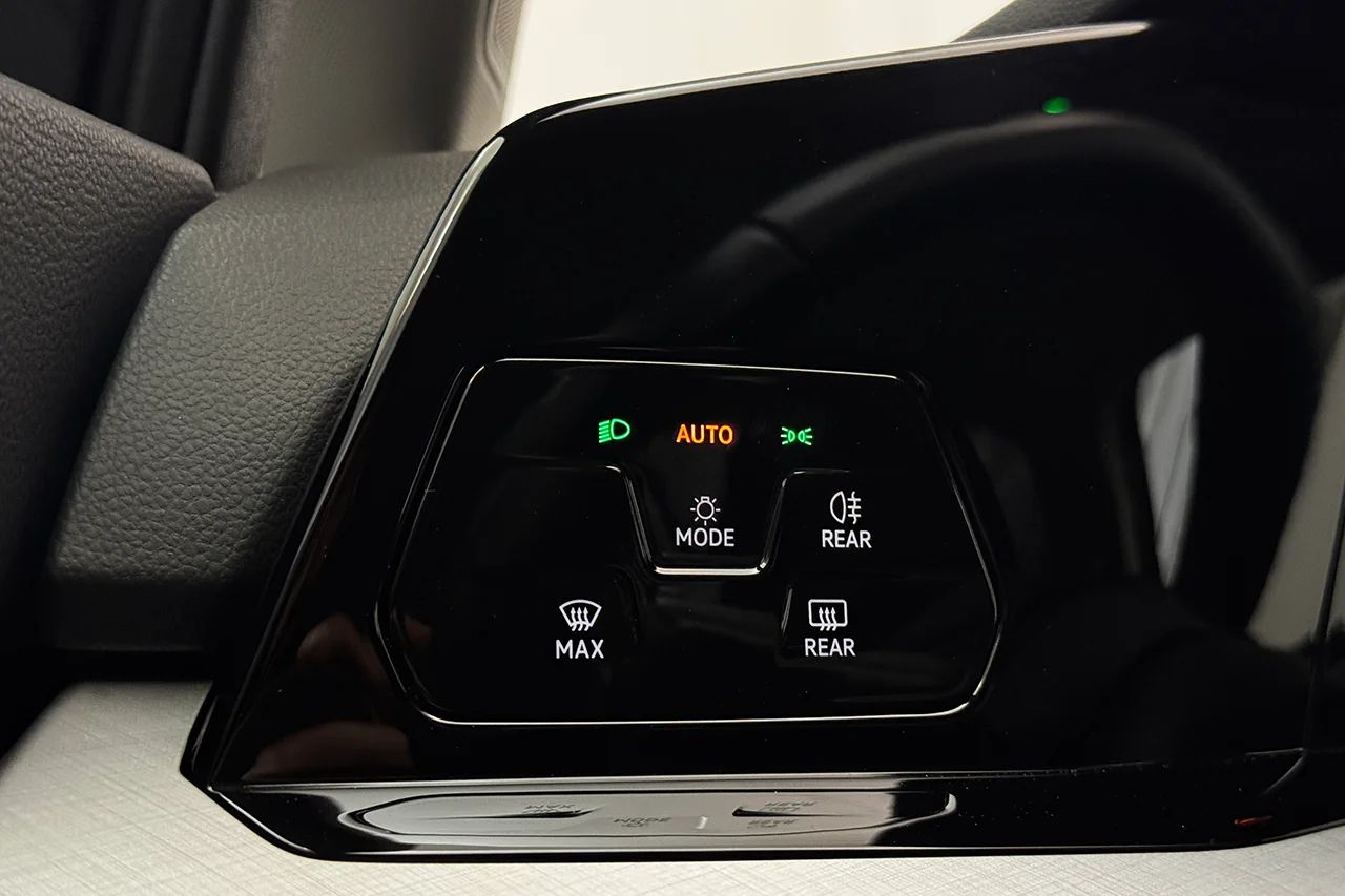 Volkswagen Golf Sportscombi 1.5 eTSI Automat Massage Navi Kamera Cockpit Keyless MOMS 131hk – bild 34 av 36
