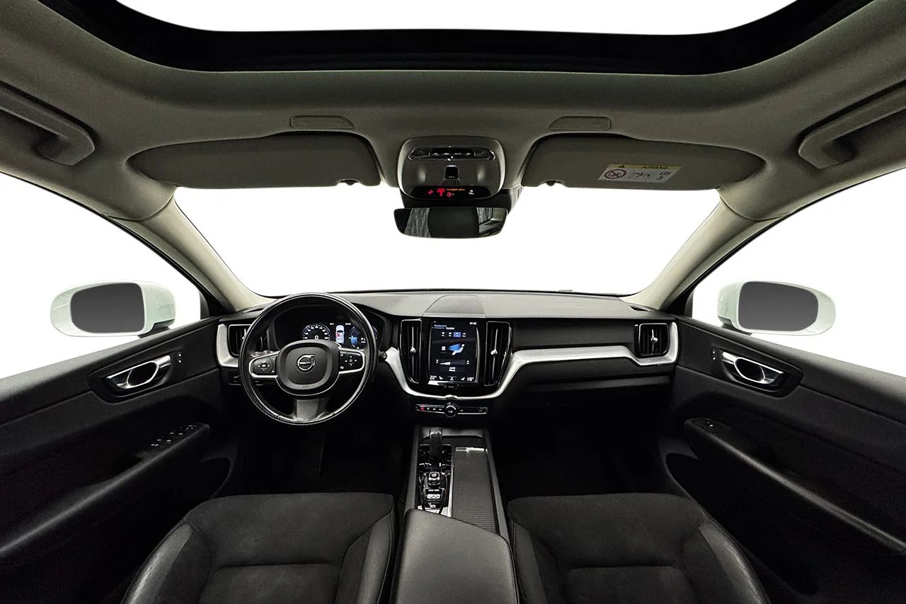 Volvo XC60 T8 Twin Engine AWD Automat Momentum Advanced Drag Pano Navi Kamera Delläder Värmare MOMS 392hk – bild 16 av 38