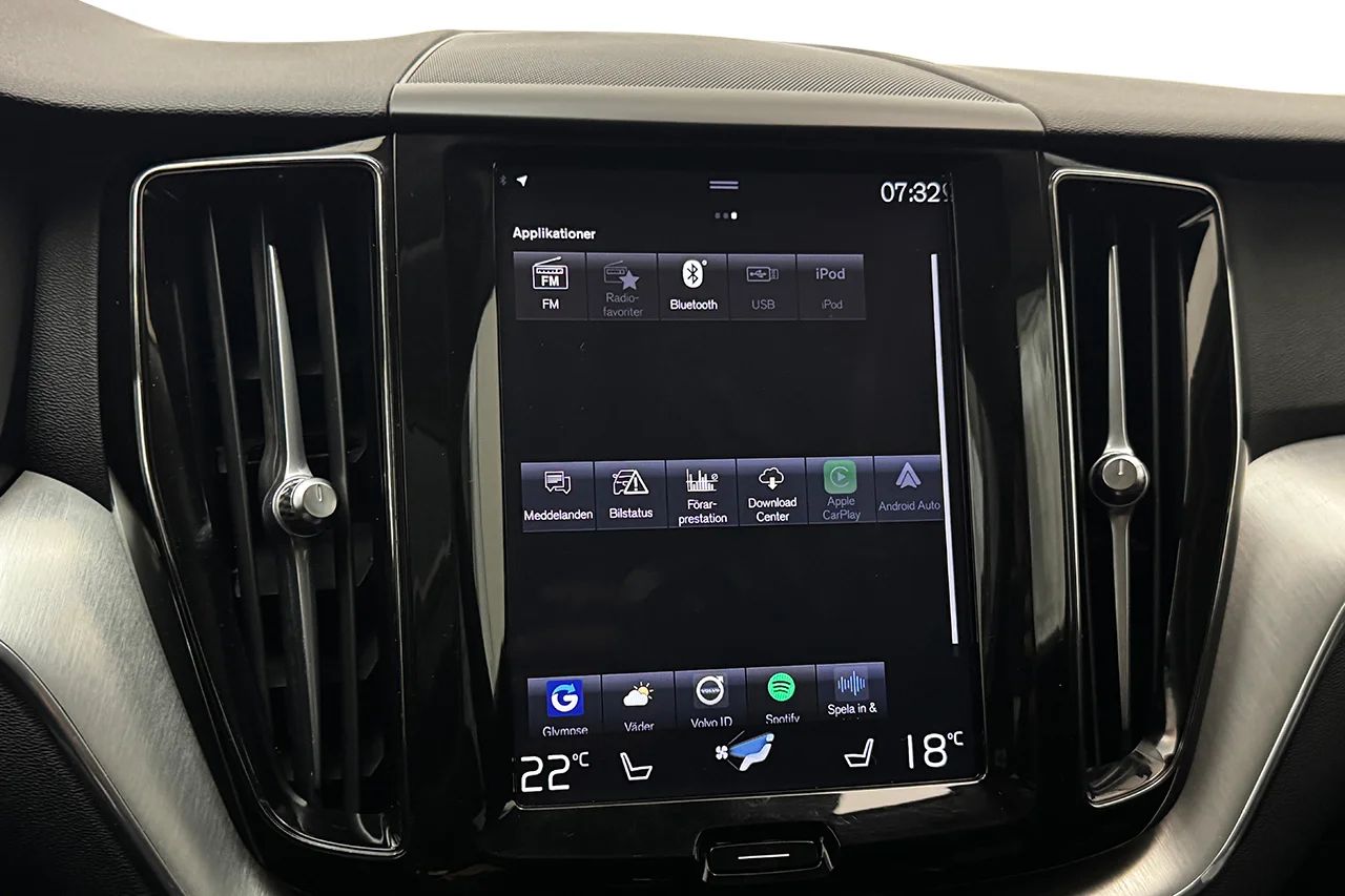 Volvo XC60 T8 Twin Engine AWD Automat Momentum Advanced Drag Pano Navi Kamera Delläder Värmare MOMS 392hk – bild 28 av 38