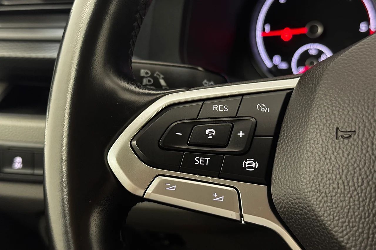 Volkswagen Transporter T32 2.0 TDI Automat 4Motion Extra Hög Värmare Navi P-Sens CarPlay MOMS 150hk – bild 15 av 27