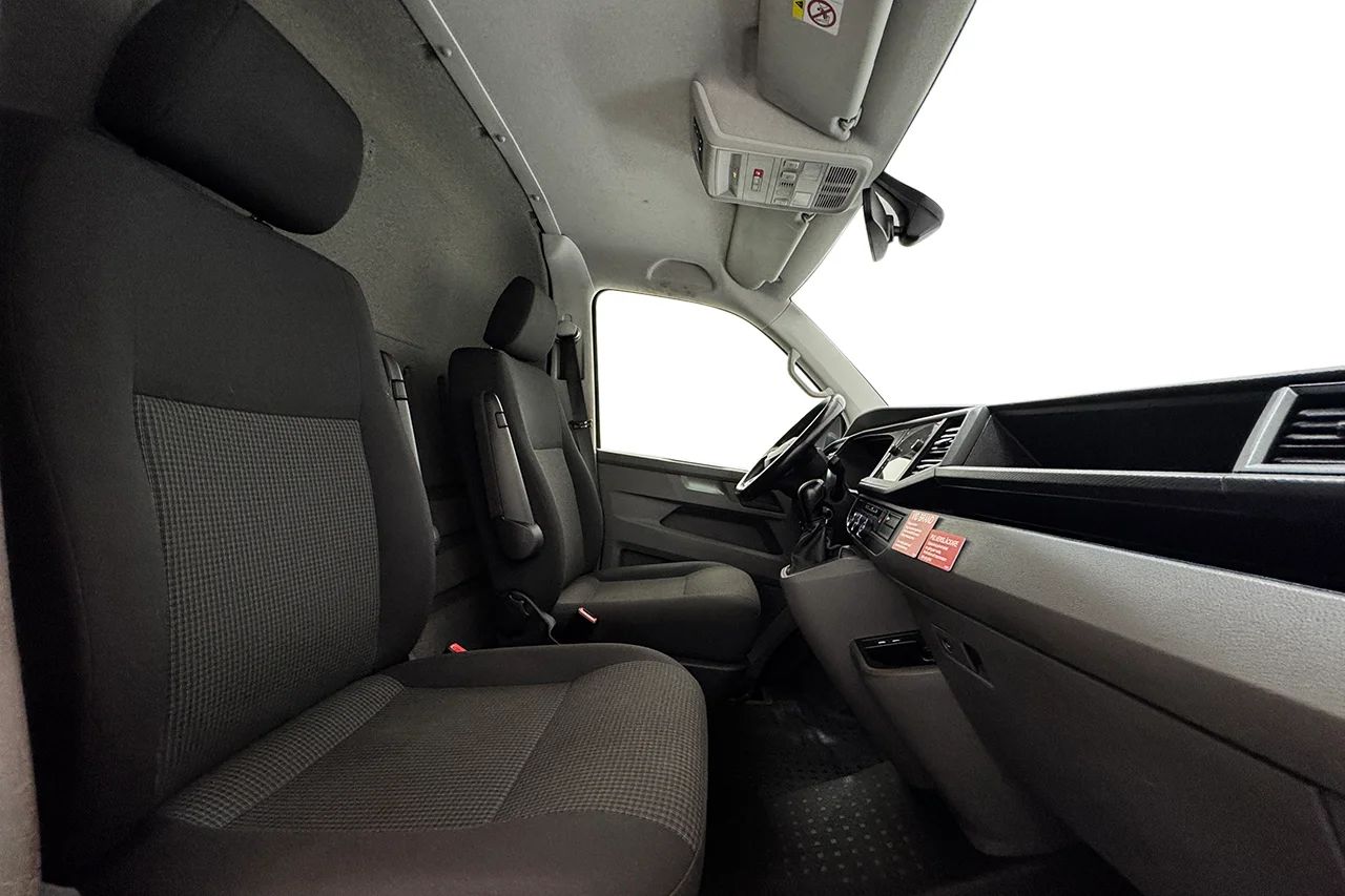 Volkswagen Transporter T32 2.0 TDI Automat 4Motion Extra Hög Värmare Navi P-Sens CarPlay MOMS 150hk – bild 14 av 27