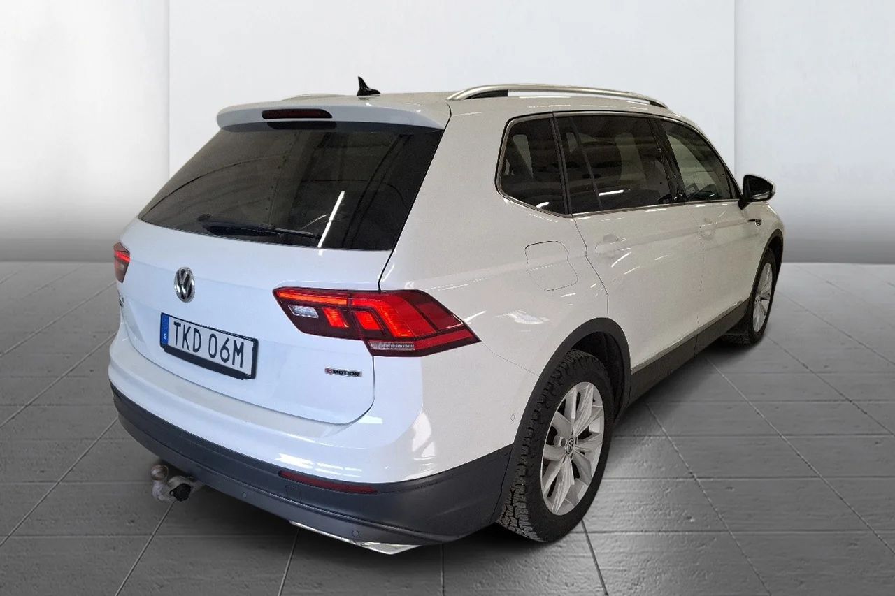 Volkswagen Tiguan Allspace 2.0 TSI 4M 7-sits Drag Värmare ACC Kamera MOMS – bild 4 av 10