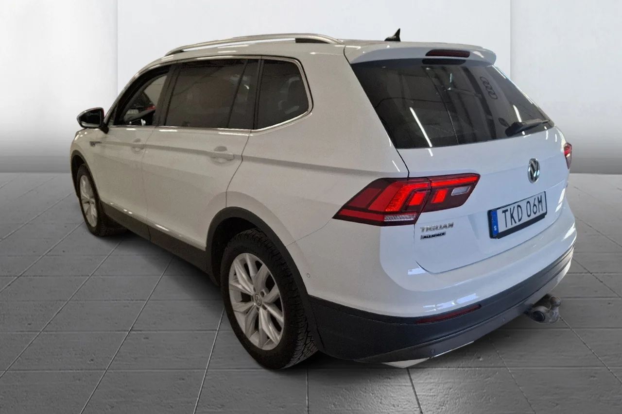 Volkswagen Tiguan Allspace 2.0 TSI 4M 7-sits Drag Värmare ACC Kamera MOMS – bild 5 av 10