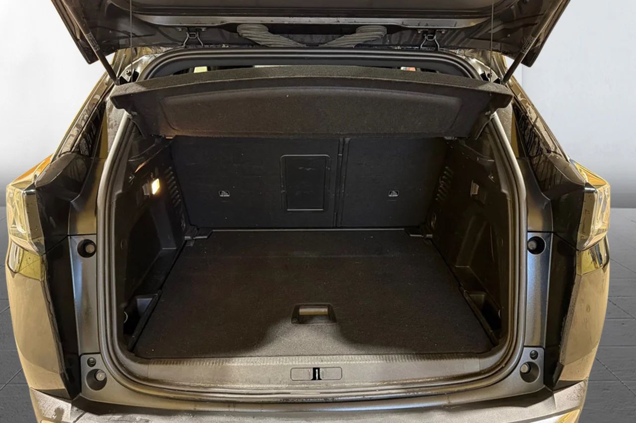 Peugeot 3008 1.2 PureTech GT Navi Kamera Delläder Cockpit MOMS – bild 11 av 11