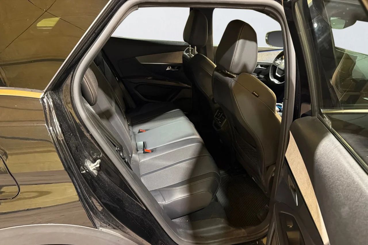 Peugeot 3008 1.2 PureTech GT Navi Kamera Delläder Cockpit MOMS – bild 8 av 11