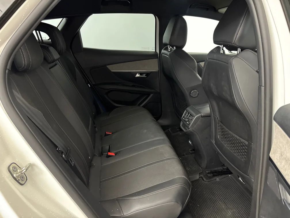 Peugeot 3008 1.2 PureTech GT Navi Kamera Delläder Cockpit MOMS – bild 8 av 10