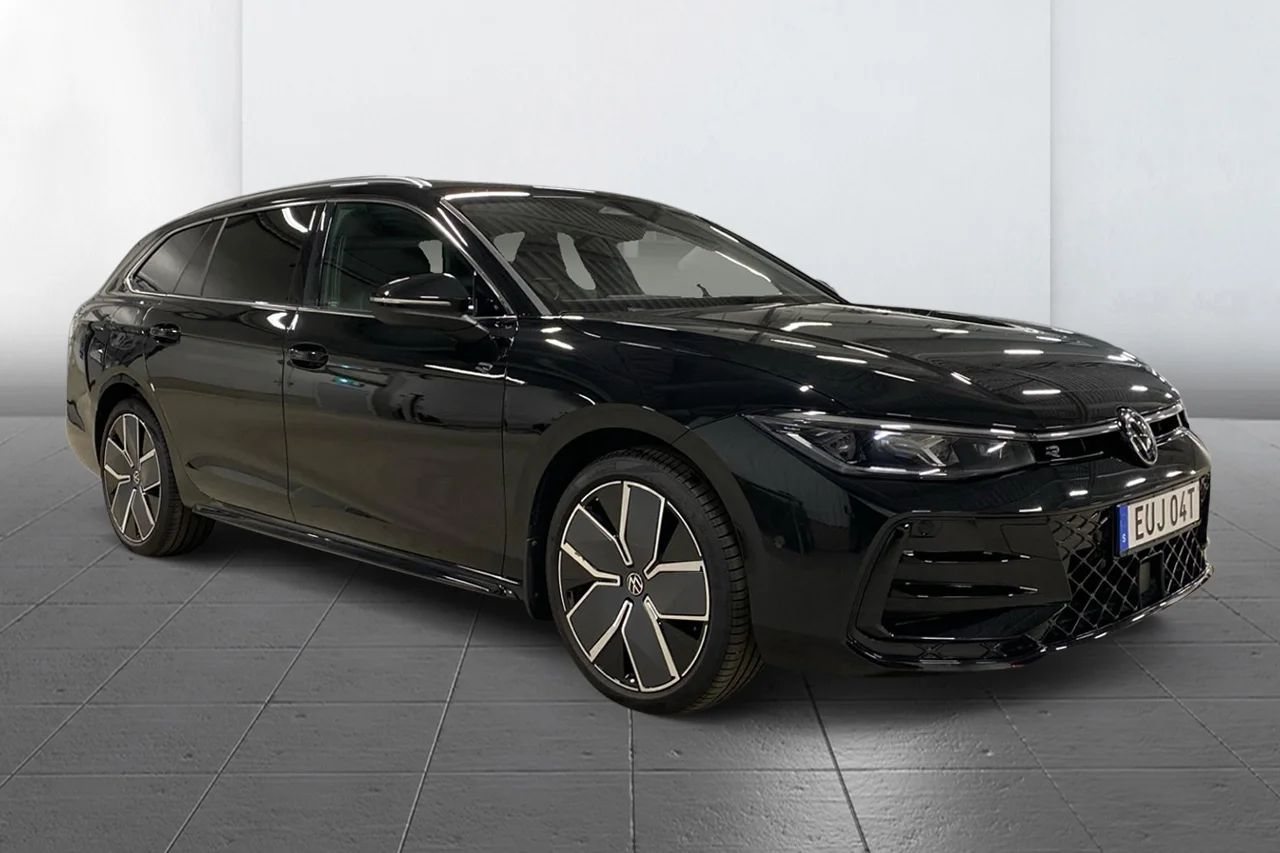 Volkswagen Passat Variant eHybrid 1.5 TSI R-Line Drag Pano Nav Delläder Massage – bild 3 av 14