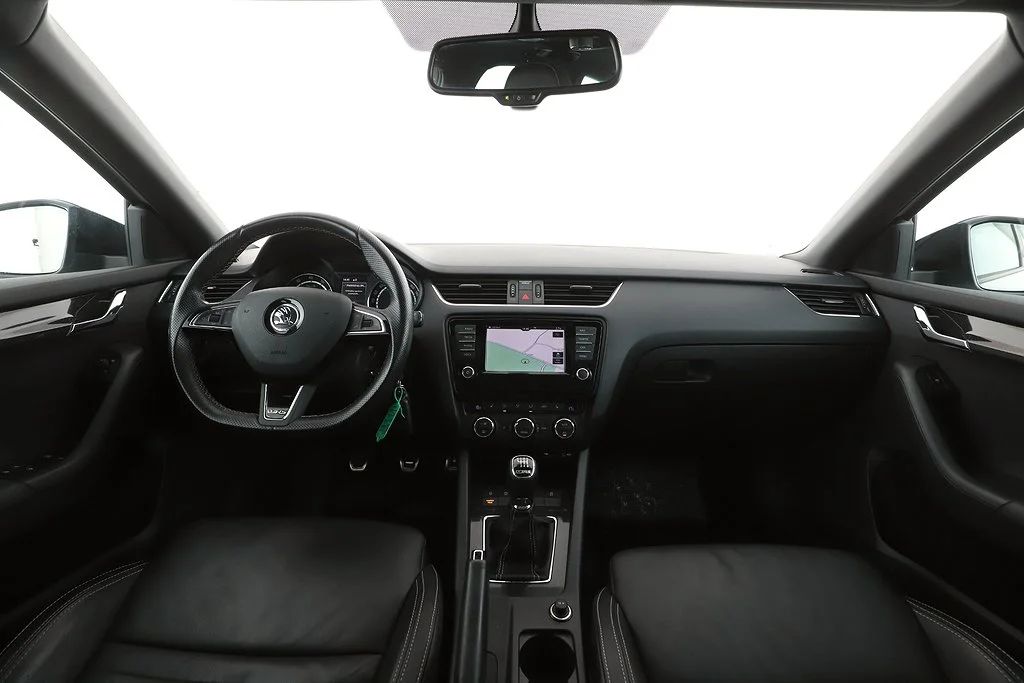 Skoda Octavia Kombi RS 2.0 TSI Drag Läder Pano Navi Värmare 220hk – bild 15 av 20