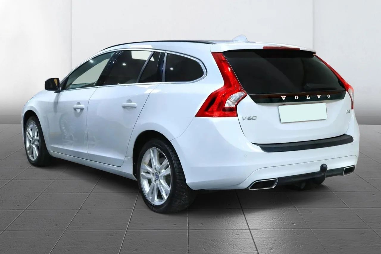 Volvo V60 D4 Aut Momentum Business Drag PDC Värmare 181hk – bild 5 av 11